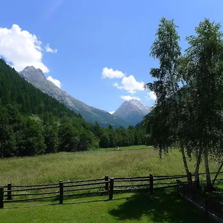 Bedroom Retreat In Valley Saas-Grund