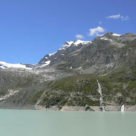 Bedroom Retreat In Valley Saas-Grund